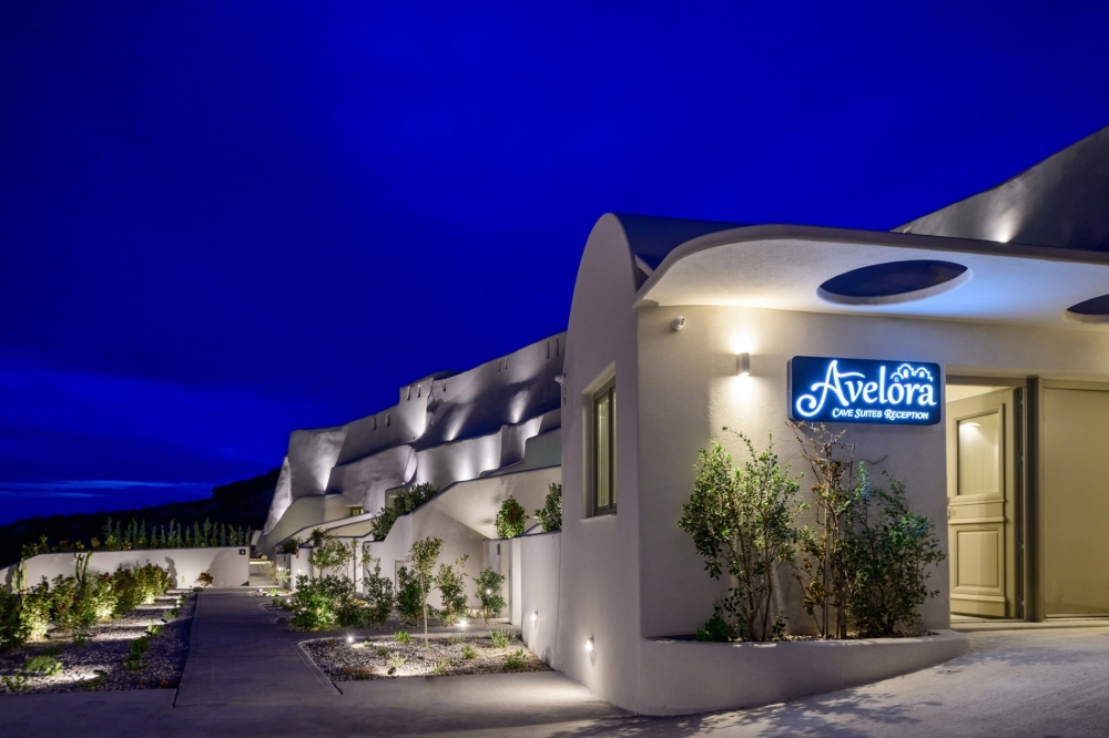 Ideal Base for Exploring Santorini - Avelora Suites